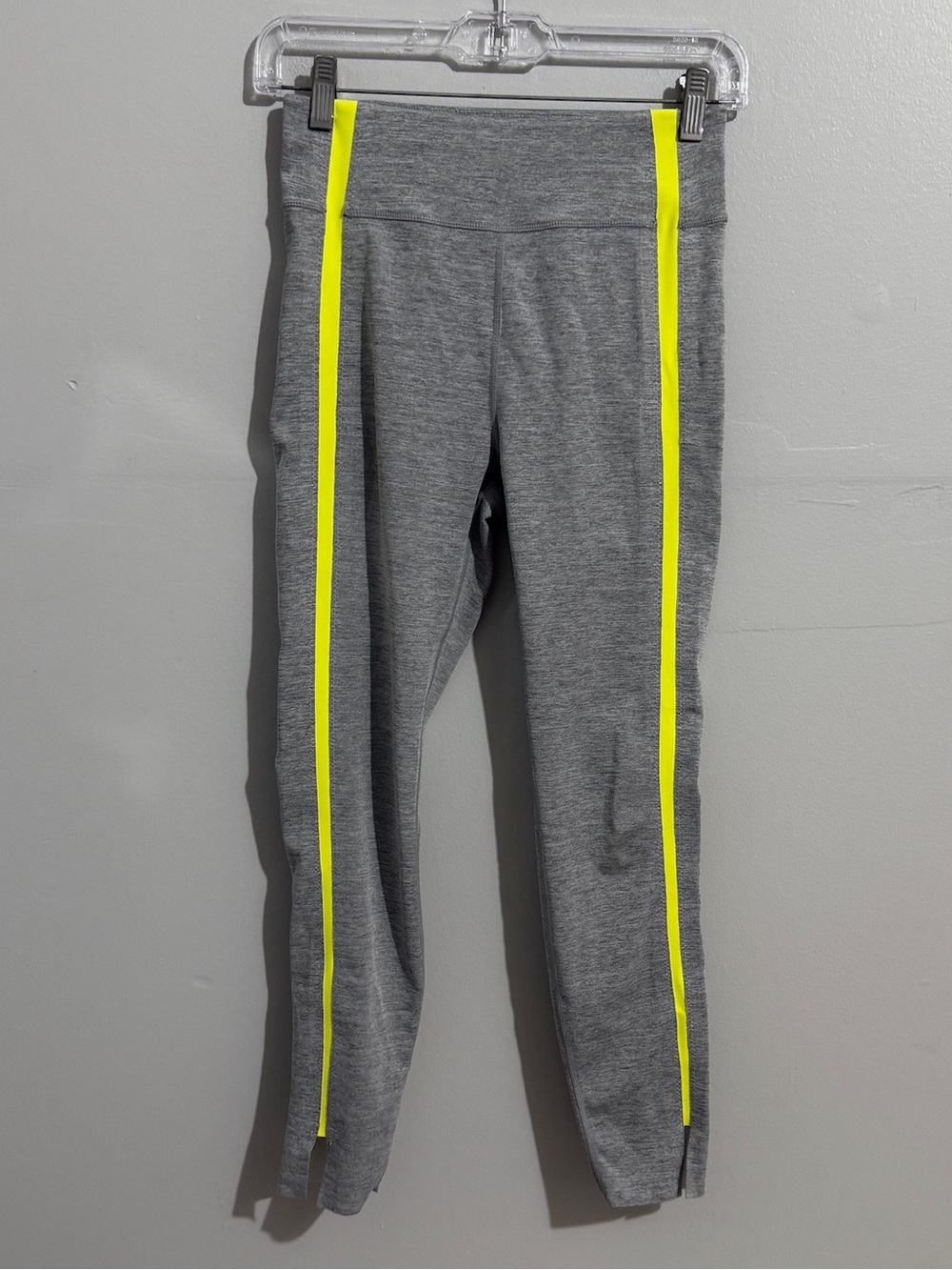 ZYIA Active Storm Parallel Luxe Leggings Womens 4 Gray Neon Yellow 7/8 Length